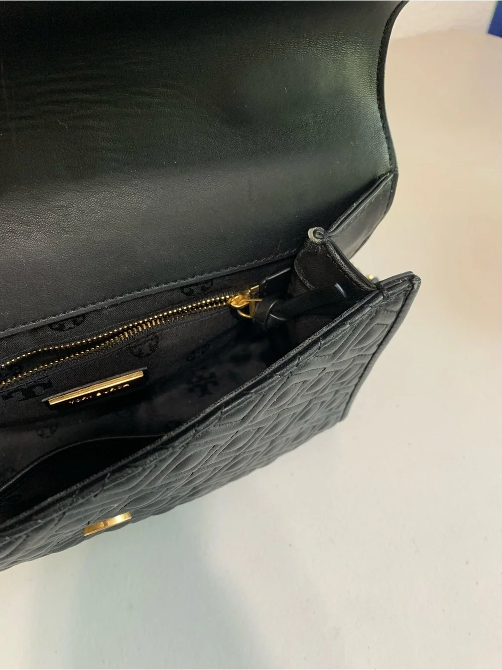 👜💕 Tory Burch Fleming Convertible Shoulder Bag in Black